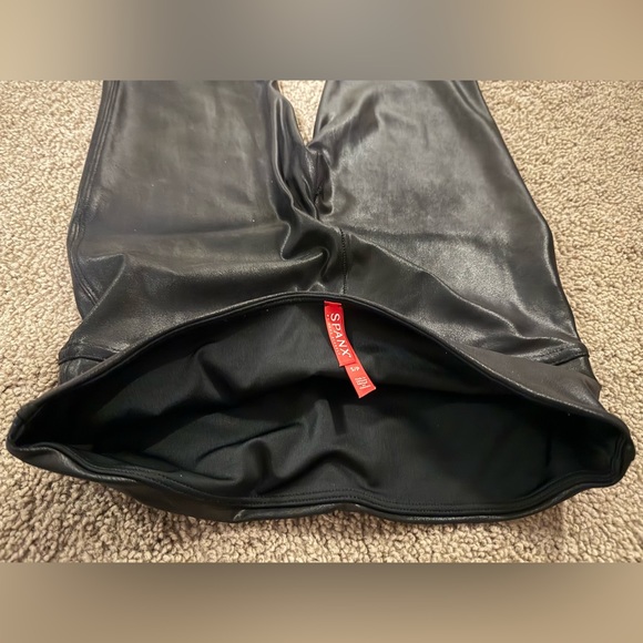 Spanx Faux Leather Leggings - Picture 4 of 9